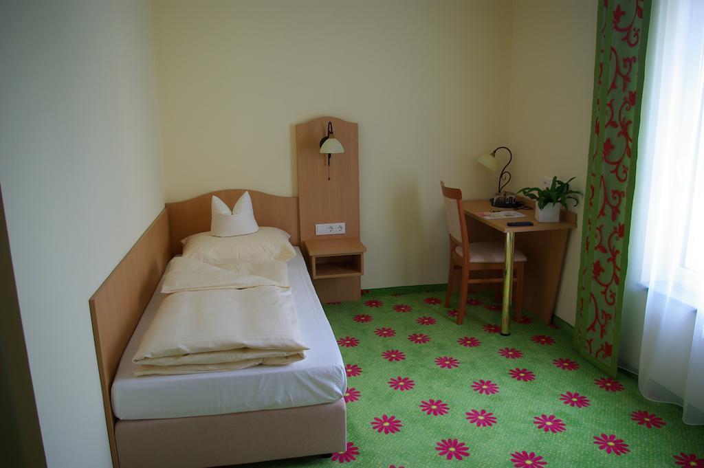 Hotel Gaum Biberach-Ummendorf Phòng bức ảnh