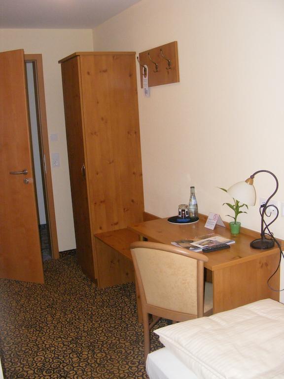 Hotel Gaum Biberach-Ummendorf Phòng bức ảnh