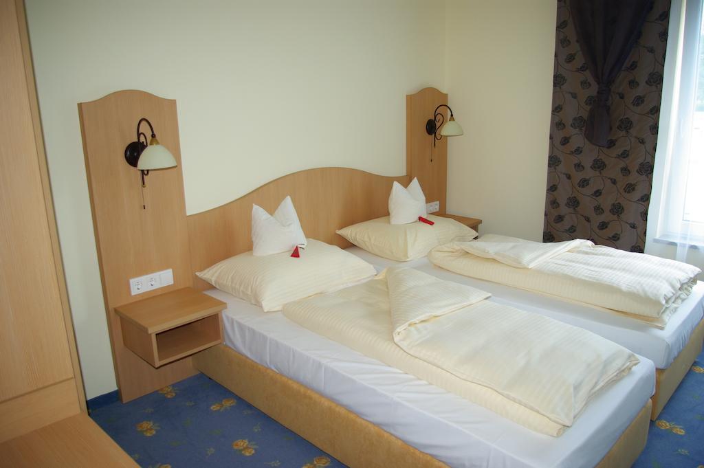 Hotel Gaum Biberach-Ummendorf Ngoại thất bức ảnh