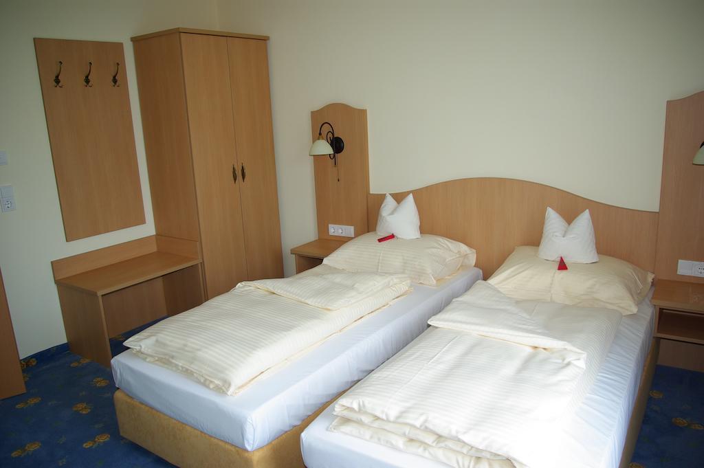 Hotel Gaum Biberach-Ummendorf Ngoại thất bức ảnh